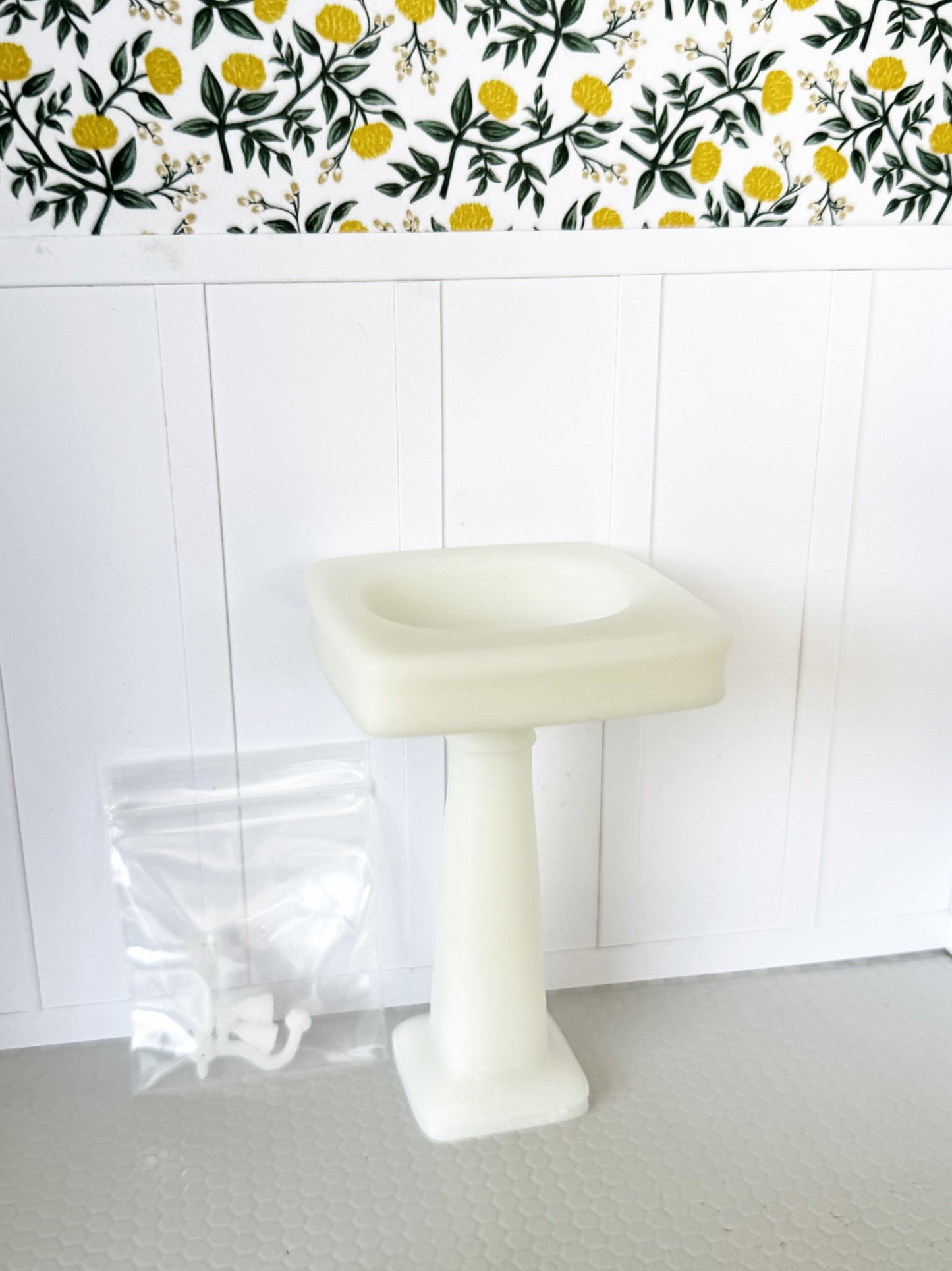 Pedestal Sink Kit